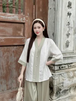Alternative view of Bộ lụa gấm Long Phụng cổ V ba nút bọc