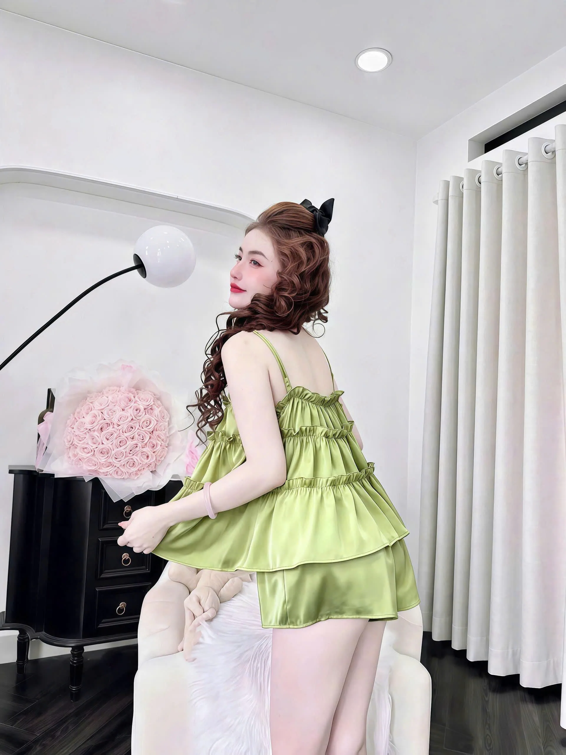 Bộ ngủ lụa quần đùi hai tầng nơ to
