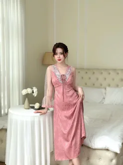 Alternative view of Váy ngủ tiểu thư lụa thêu Trúc Lâm dập nổi