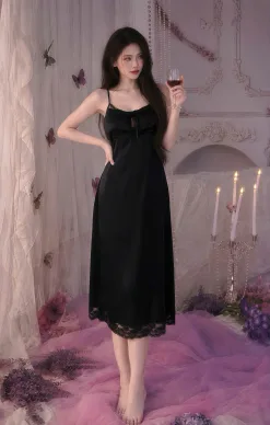 Alternative view of Váy ngủ lụa dài nơ giọt nước viền ren